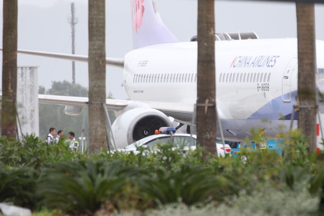 Loạt máy bay chở các quan chức cấp cao kinh tế-ngoại giao dự APEC đáp xuống Đà Nẵng - Ảnh 3.