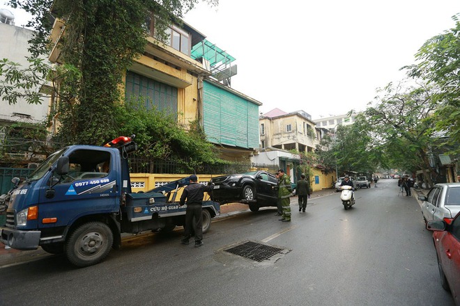 Hà Nội: Ngày đầu triển khai đỗ xe theo ngày chẵn - lẻ trên phố Nguyễn Gia Thiều - Ảnh 8.