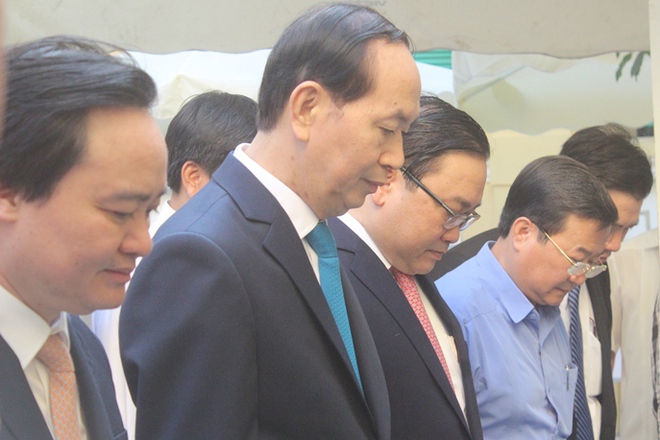 Chủ tịch nước Trần Đại Quang đánh trống khai giảng tại trường THCS Trưng Vương - Ảnh 1.