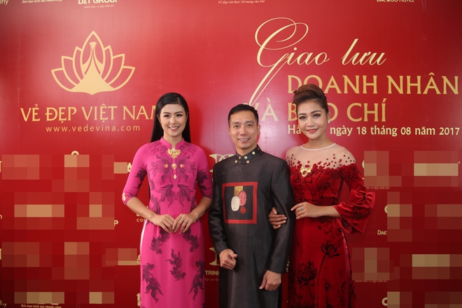 Hoa hậu Ngọc Hân mặc áo dài dát vàng 9999 - Ảnh 5.