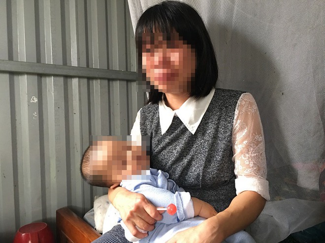 Vụ bắt con gái cởi trần ngoài mưa ở Hà Nội: Gia đình muốn gửi vào trại trẻ mồ côi - Ảnh 1.