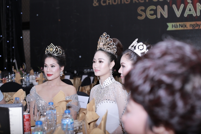 Kasim Hoàng Vũ tái xuất tại Hà Nội, khán giả thích thú vì hát hay, nhảy sung - Ảnh 4.