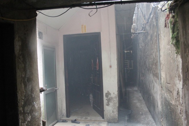 Cháy nhà ở phố cổ Hà Nội, 2 người thương vong - Ảnh 1.