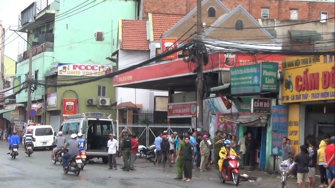 Người phụ nữ chết cháy trong tiệm kinh doanh linh kiện điện thoại lúc rạng sáng - Ảnh 1.