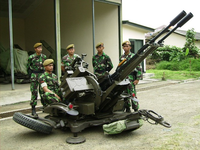 Pháo điên Trung Quốc bắn mất kiểm soát, 4 binh sĩ Indonesia thiệt mạng - Ảnh 1.