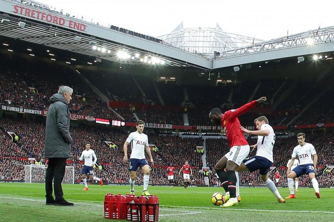 Mourinho chỉ trích CĐV Man United: Đây, Người đặc biệt đích thực - Ảnh 3.