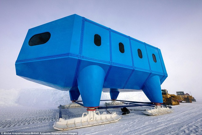 Trạm nghiên cứu Nam Cực bị kéo lê gần 23km, tránh bị vết nứt khổng lồ nuốt chửng - Ảnh 4.
