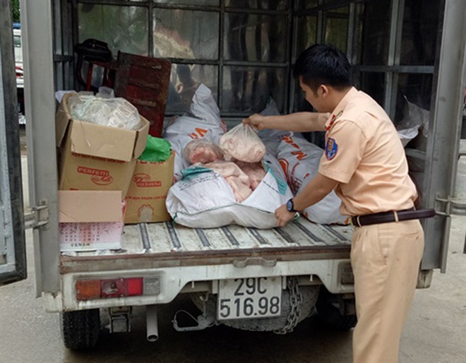 Mỡ bẩn tìm đường vào Hà Nội, chim thối xuất hiện ở Hà Tĩnh, 1 gia đình nguy kịch vì nấm độc - Ảnh 4.