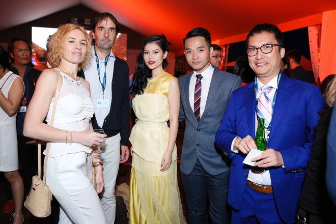 Ngọc Thanh Tâm gây chú ý khi làm MC song ngữ tại LHP phim Cannes 2017 - Ảnh 9.