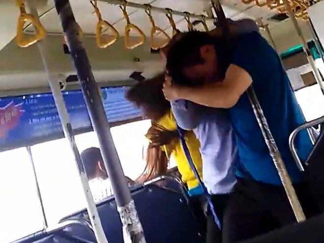 Giải trình bất ngờ vụ nam nhân viên xe buýt đánh nhau với 2 hành khách - Ảnh 1.