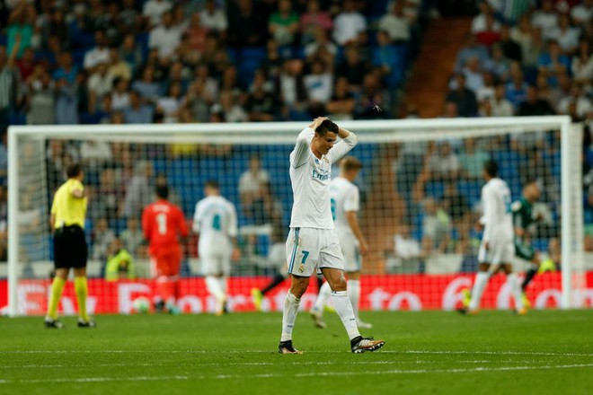 Real Madrid: Bernabeu rơi vào thực trạng báo động đỏ lần đầu tiên sau 20 năm - Ảnh 1.