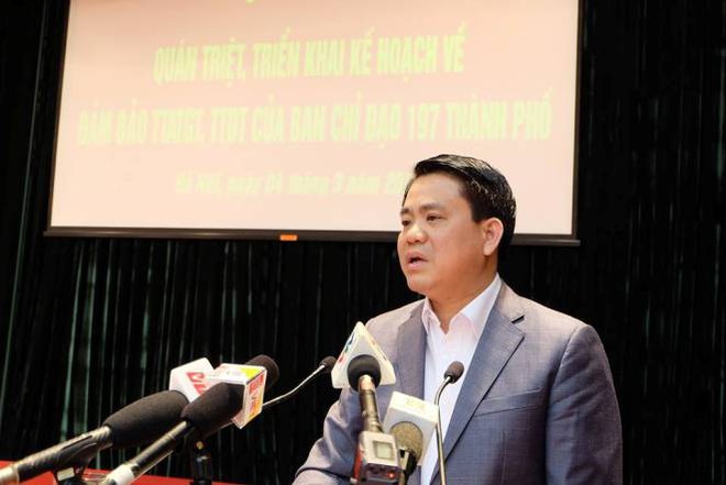 Ông Trần Quốc Thuận và câu chuyện muốn nhắn lãnh đạo HN, TPHCM về vỉa hè - Ảnh 1.
