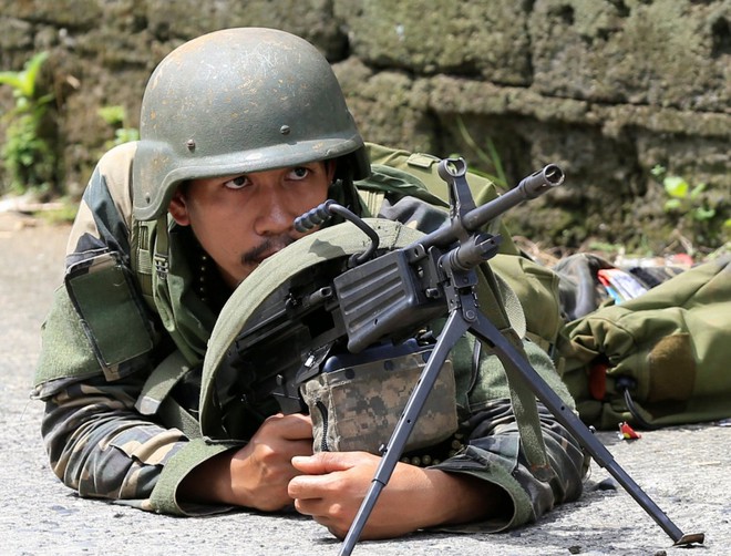 Philippines đã triển khai những vũ khí nào chống phiến quân thân IS? - Ảnh 12.