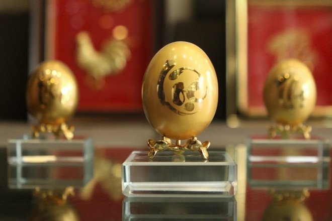 Chiêm ngưỡng bộ trứng vàng 30 lượng của đại gia Quảng Ninh - Ảnh 2.