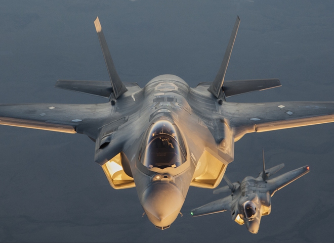 Tiêm kích tàng hình F-35 thoát hiểm ngoạn mục trước cửa ải mang tên Trump - Ảnh 1.