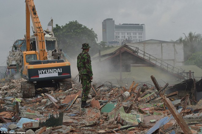 Bất chấp các bộ luật hà khắc, các khu phố đèn đỏ vẫn mọc lên như nấm ở Indonesia - Ảnh 8.