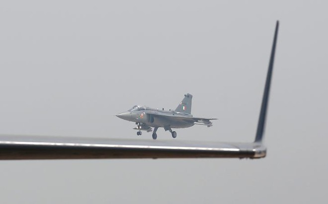 Ấn Độ “hắt hủi” máy bay chiến đấu sản xuất trong nước, Châu Á khó tự cường - Ảnh 2.