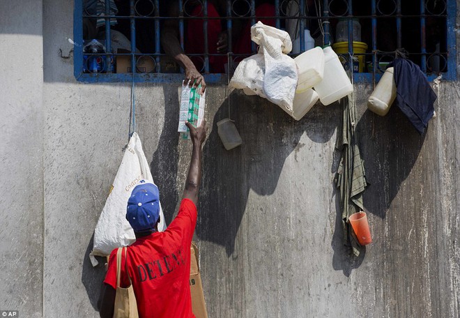 Haiti: Tham nhũng tràn lan khiến người vô tội bỏ mạng trong nhà tù trước khi được xét xử - Ảnh 14.