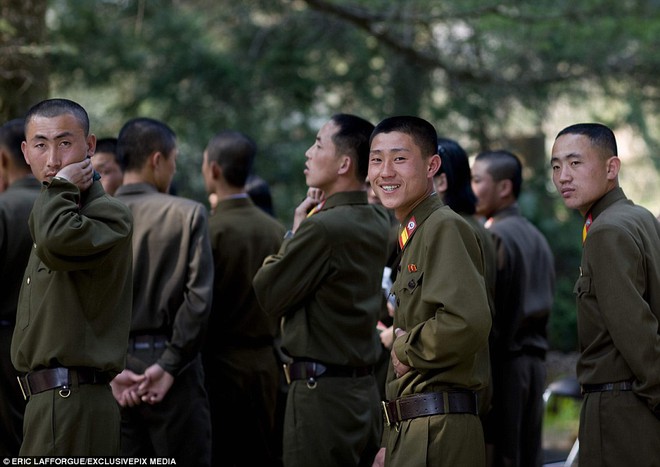 Bộ ảnh hiếm cho thấy một khía cạnh hoàn toàn khác về người dân Triều Tiên - Ảnh 5.