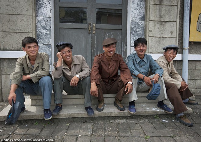 Bộ ảnh hiếm cho thấy một khía cạnh hoàn toàn khác về người dân Triều Tiên - Ảnh 10.