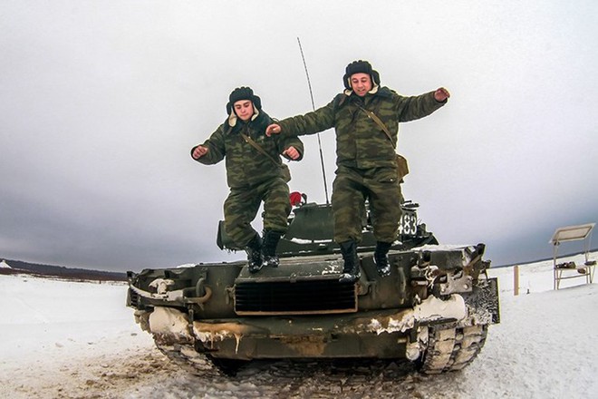 Luôn luôn trực chiến: Sư đoàn xe tăng Kantemirovskaya bảo vệ Kremlin - Ảnh 10.
