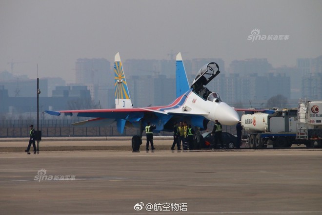 Vì sao phi đội tiêm kích Su-30SM chưa thể hạ cánh xuống Nội Bài? - Ảnh 3.