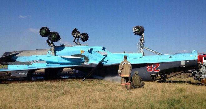 Chiếc Su-34 lật ngửa của Không quân Nga này đã biến đi đâu? - Ảnh 1.