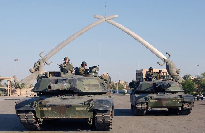 Bóc mẽ sự bất thường của tướng Mỹ, chuyên gia Nga loại Abrams khỏi top xe tăng tốt nhất TG - Ảnh 2.