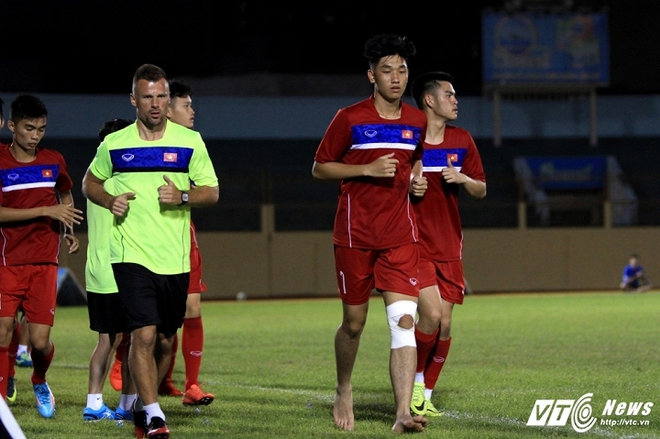 Đội trưởng U20 Việt Nam được chăm sóc đặc biệt - Ảnh 1.