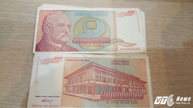 Tờ dinar Nam Tư 500 tỷ bất ngờ “cháy hàng” ở Việt Nam - Ảnh 1.