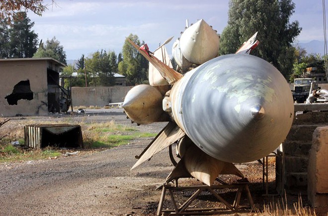 Tổng thống Syria trả lời: Vì sao phòng không Syria không thể đánh chặn tên lửa Tomahawk? - Ảnh 4.