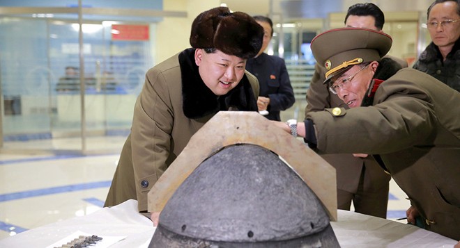 Tên lửa Triều Tiên đang gieo “cơn ác mộng tồi tệ nhất” cho nước Mỹ - Ảnh 1.