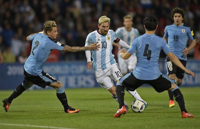 Messi thoát tội, Argentina mơ vé World Cup - Ảnh 2.