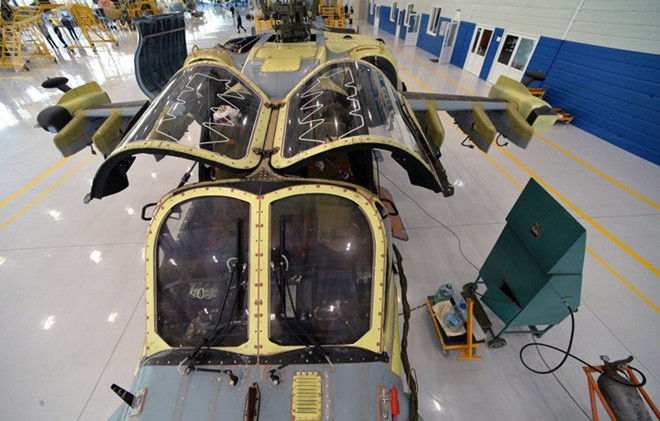 Cận cảnh quy trình chế tạo trực thăng “Cá sấu” Ka-52 của Nga - Ảnh 9.