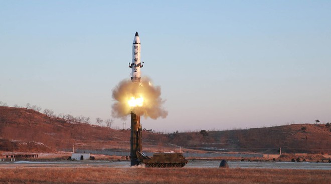 CNN: Phóng tên lửa sơ sẩy làm Nga không vừa lòng, Triều Tiên đã gậy ông đập lưng ông - Ảnh 1.