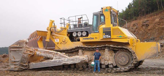 Komatsu D575A - Chiếc xe ủi lớn nhất thế giới mang thương hiệu Nhật Bản - Ảnh 3.