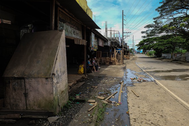 Những hình ảnh đầu tiên từ thành phố ma Marawi, nơi bị IS chiếm đóng ở Philippines - Ảnh 2.