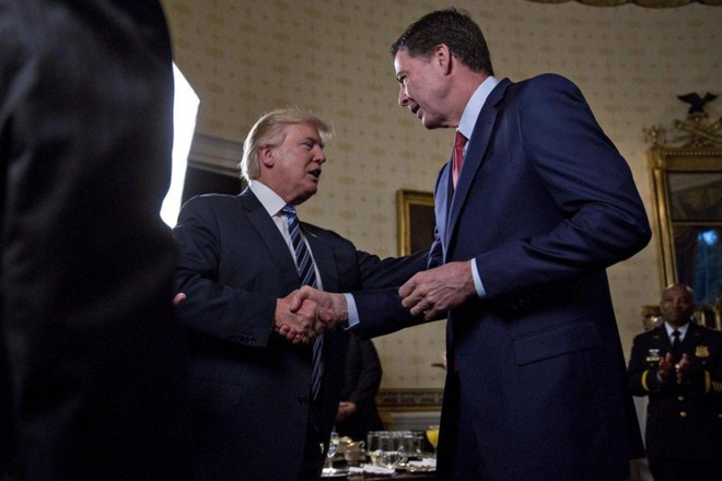 Giám đốc FBI Comey tiết lộ 3 cuộc gặp với ông Trump - Ảnh 1.