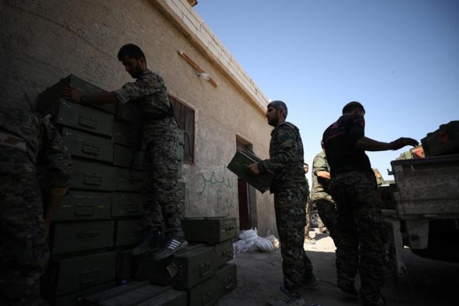 Hình ảnh các lực lượng Syria rầm rộ tiến về thủ phủ IS ở Raqqa - Ảnh 7.