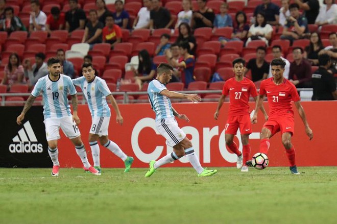 Vắng Messi, trận Singapore vs Argentina ế vé thảm - Ảnh 1.