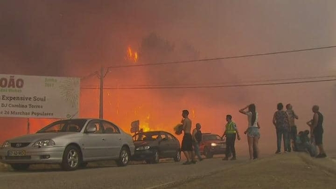 Cháy rừng dữ dội làm ít nhất 62 người chết, Bồ Đào Nha tuyên bố quốc tang 3 ngày - Ảnh 1.