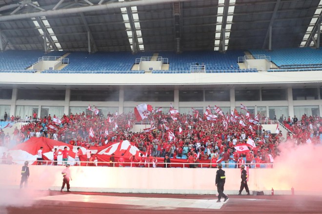 V-League 2017: Bơi trong tiếng thở dài... - Ảnh 2.