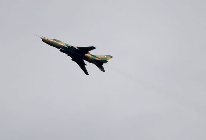 Vì sao tên lửa mới nhất, tốt nhất của Mỹ bắn trượt Su-22 Syria? - Ảnh 1.
