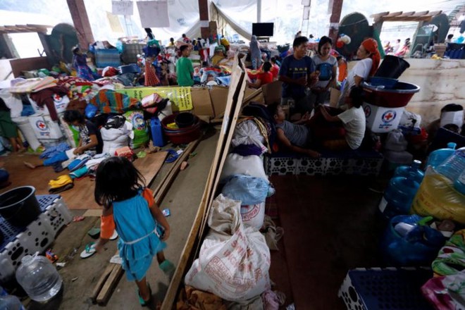 Hình ảnh cuộc sống khó khăn của người dân Marawi trong trại tị nạn - Ảnh 1.