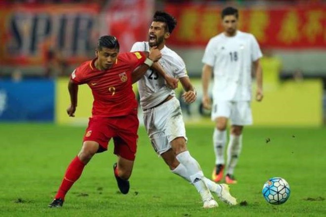 Cầu thủ Trung Quốc đến Ngoại hạng Anh - Ảnh 1.