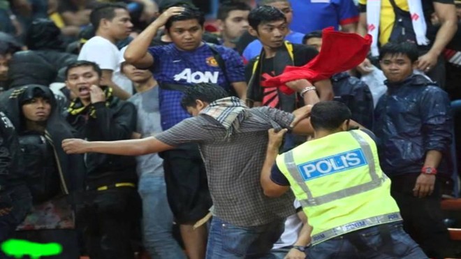 Chủ nhà Malaysia đối diện với vấn nạn hooligan tại SEA Games 29 - Ảnh 2.