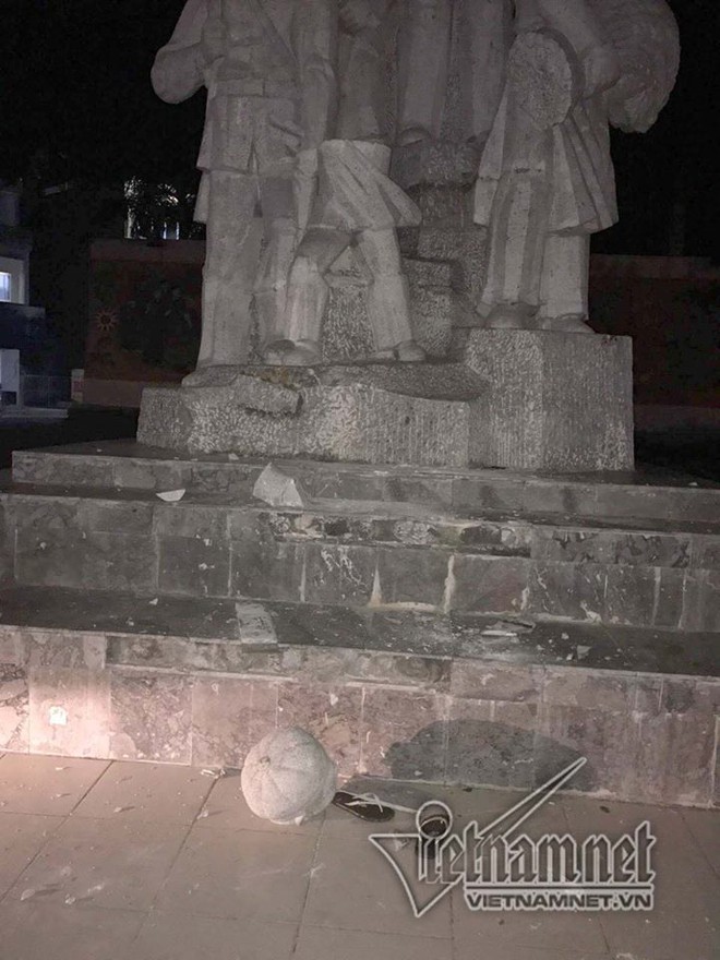 Đổ tượng đài ở Bắc Kạn, 1 bé trai bị thương - Ảnh 1.