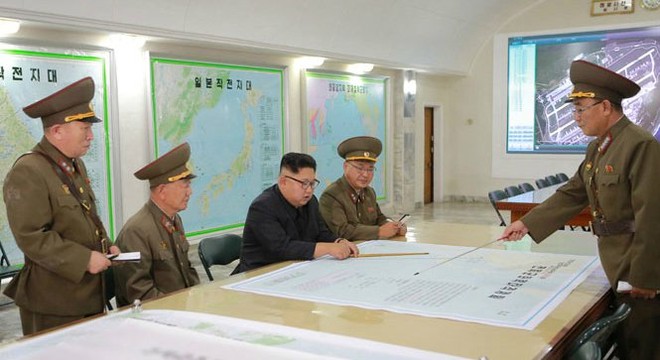 Bí mật bất ngờ trong tấm bản đồ sau lưng Kim Jong Un - Ảnh 2.