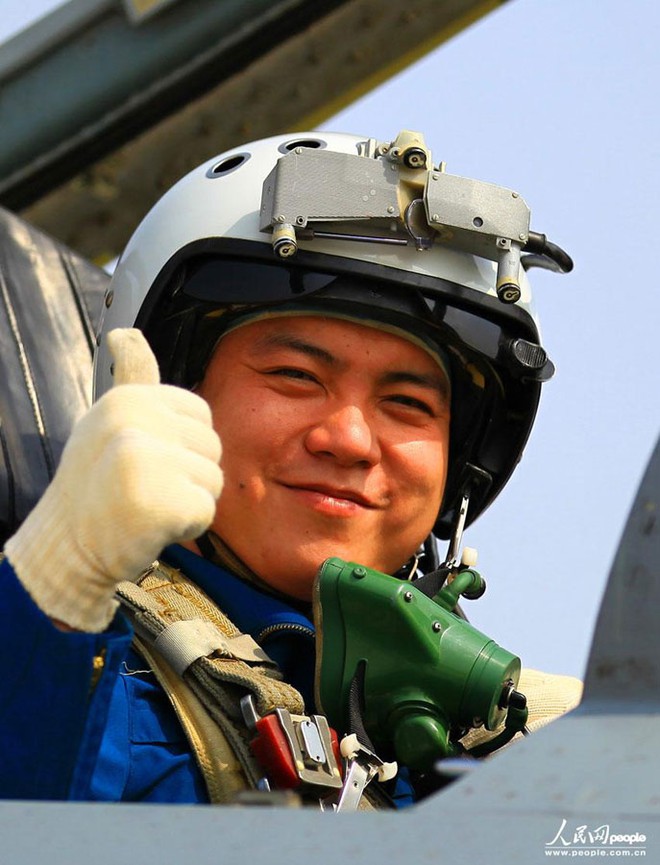 Chuyện phi công không quân Trung Quốc tử nạn khi bay tập - Ảnh 2.
