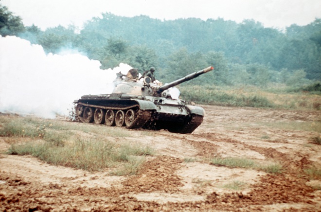 Chiếc xe tăng T-62 Trung Quốc chiếm được của Liên Xô đã làm thay đổi một cuộc chiến? - Ảnh 1.